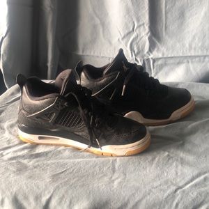 Pair of Jordan’s 4s